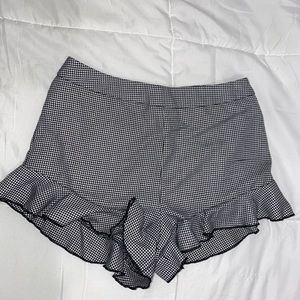 Ruffle Shorts 🖤🤍